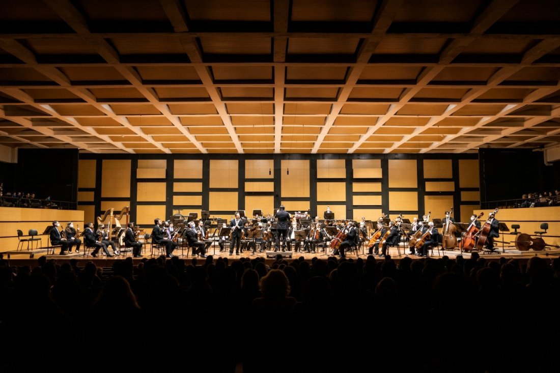A Casa da OSPA que é sede da Fundação Orquestra Sinfônica de Porto Alegre acaba de ganhar uma nova ILUMINAÇÃO com as 48 Ribaltas Linear 150W, white 4500K